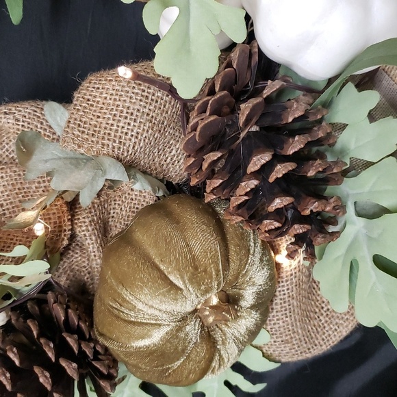 Martha Stewart NWT Pumpkins and Pine Cones Lighted Wreath - Picture 8 of 8